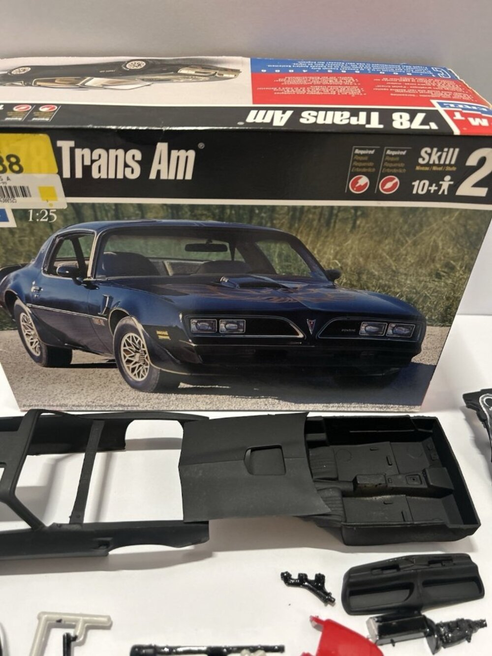 vintage AMT 1978 PONTIAC TRANS AM 6.6L V8 1978 F/S Plastic Model Kit Open